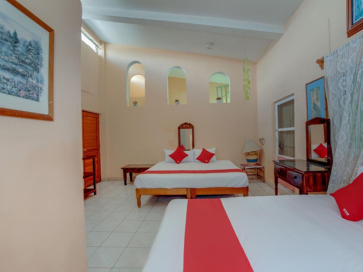 Oyo Hotel Casa Ada Zihuatanejo Esterno foto